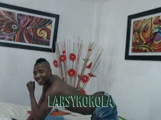 LARSYKOKOLA