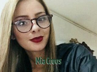 Mia_Croos