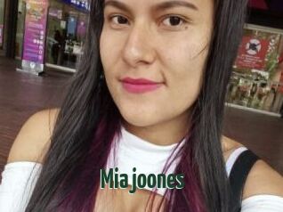Mia_joones